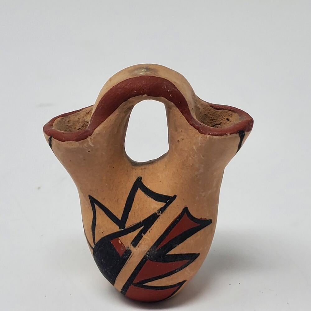 Miniature Pottery  Wedding Vase Unsigned in Great used condition 2.5" Tall